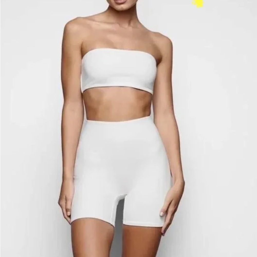 SKIMS White Swim Shorts Medium